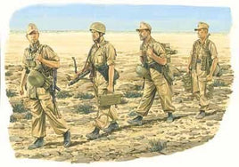 DRAGON 1/35 RAMCKE BRIGADE (LIBYA 1942) PLASTIC MODEL KIT 6142 - Khaki and Green Books